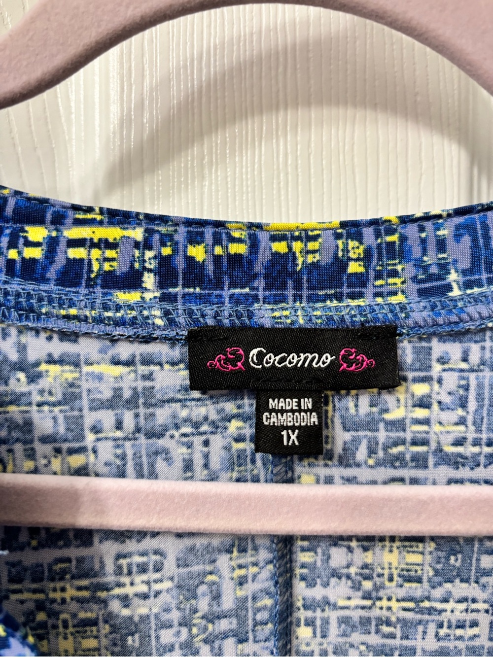 Cocomo Plus Size 1X Blue Abstract Print Roll Tab Sleeve Henley Tunic Blouse Top - Picture 5 of 7